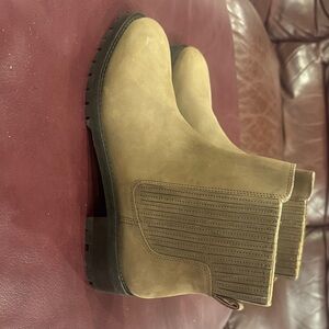 Tan Chelsea Lug-Sole Boots